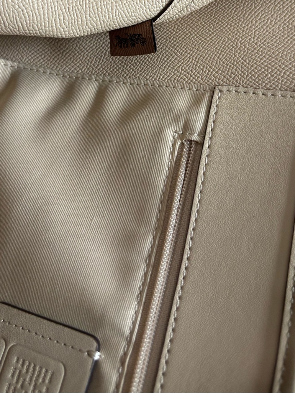 Coach New Year City Tote Bag With Dragon 2024 limited edition - Picture 8 of 13